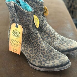 Corral Women's Leopard Ankle Booties